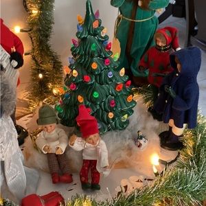 Ceramic Christmas tree with Byers Carols